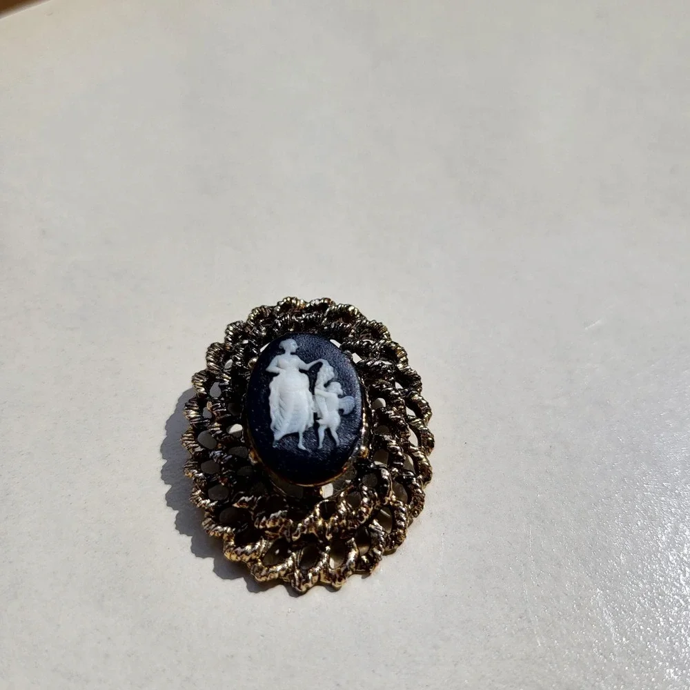 N/A classic oval